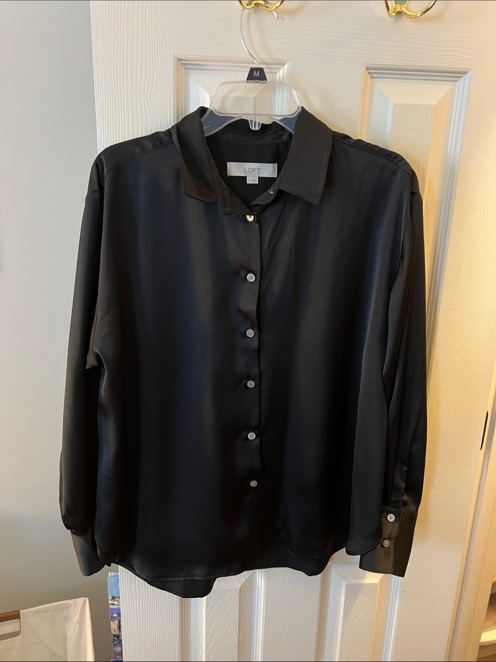 LOFT Black Satin Button-Front Blouse; Size Medium